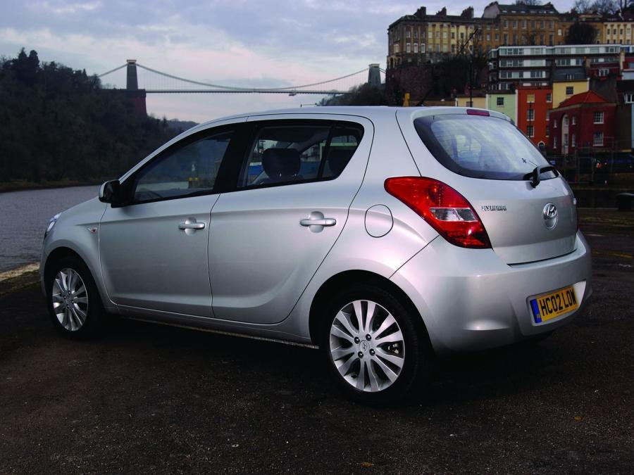  Hyundai i20 5-Door 2008 года  (UK) (фото 15 из 21)